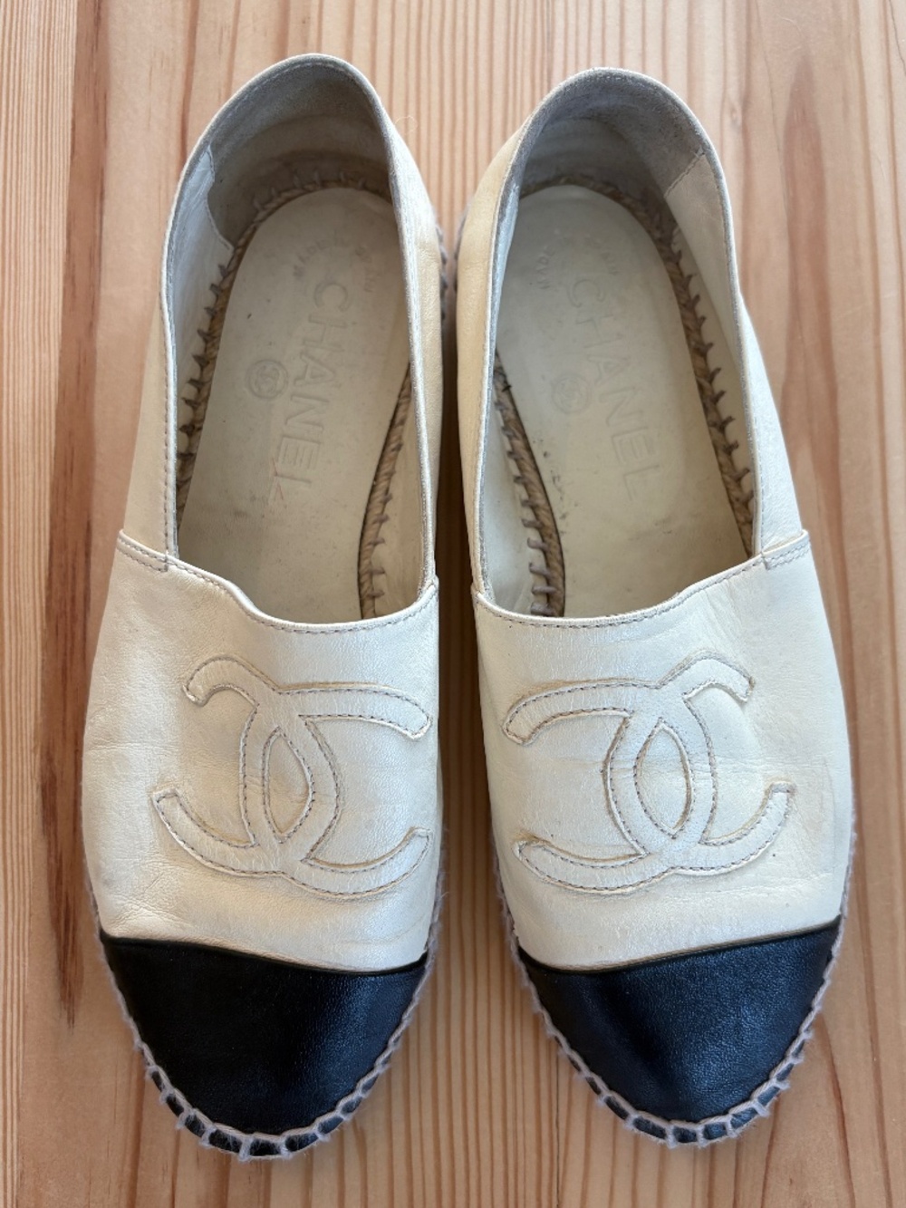 Chanel CC Leather Espadrilles in beige/cream with black cap toe, size 37